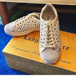 Lady Couture Gold Very Sparkly Shoes Size 5, Worn once! Excellent Condition!!